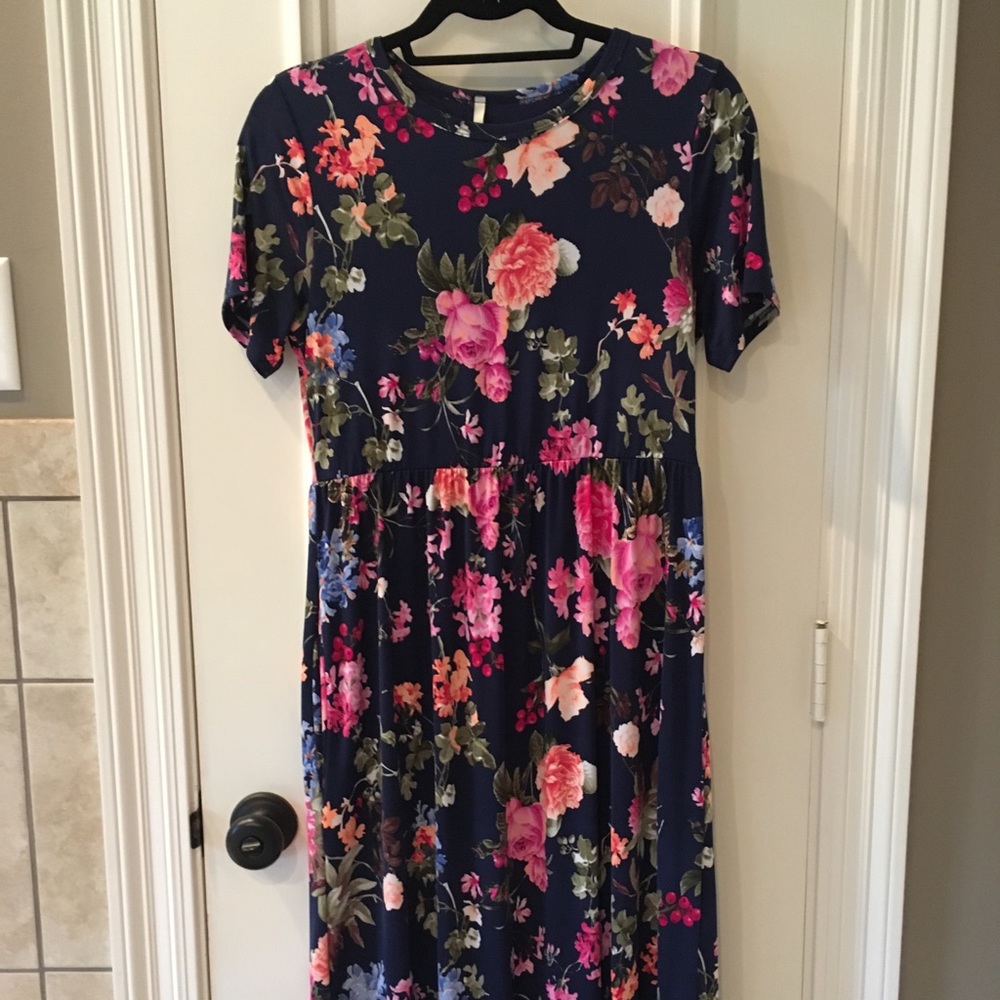 Floral Summertime dress - Picture 5 of 5